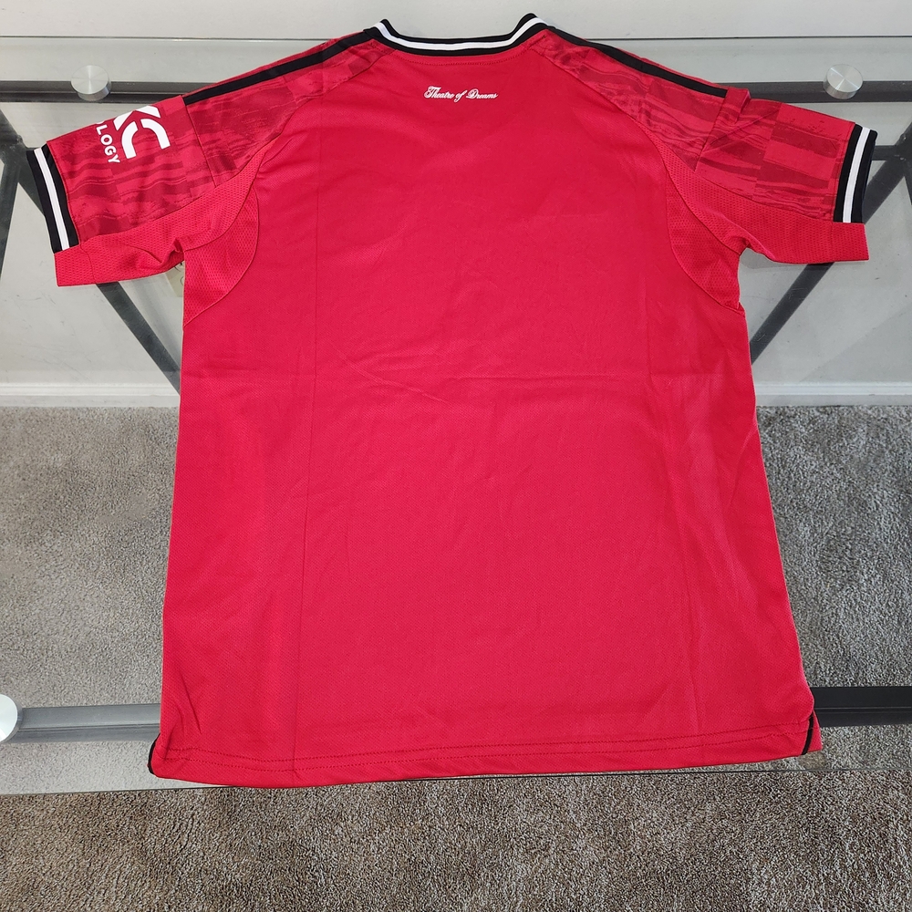Manchester United Jersey - Picture 3 of 3